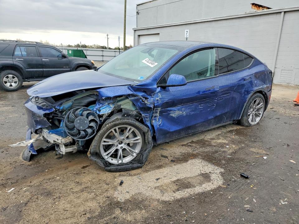 Продаж на аукціоні авто 2024 Tesla Model Y, vin: 7SAYGDEE8RA229910, номер лоту: 47823046