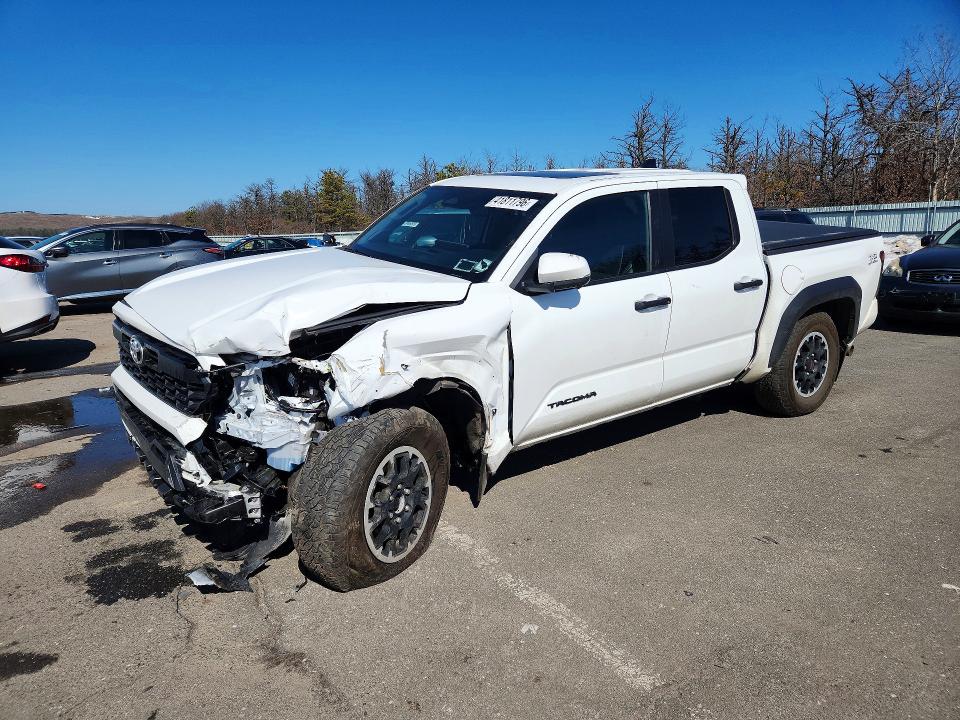 2024 Toyota Tacoma მანქანა იყიდება აუქციონზე, vin: 3TMLB5JN4RM064230, აუქციონის ნომერი: 41811796