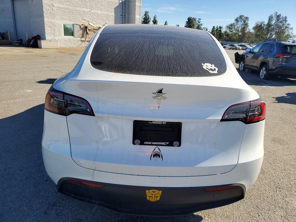 2024 Tesla Model Y მანქანა იყიდება აუქციონზე, vin: 7SAYGDEDXRF201522, აუქციონის ნომერი: 79655015