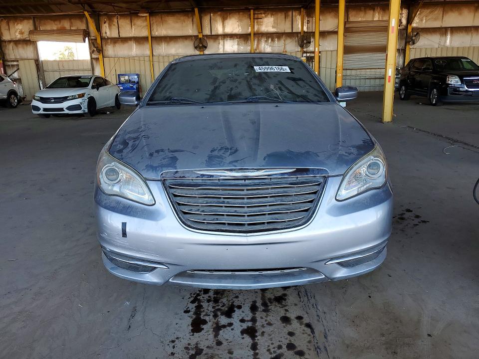 45996166 :رقم المزاد ، 1C3BCBEB1DN592334 vin ، 2013 Chrysler 200 مزاد بيع