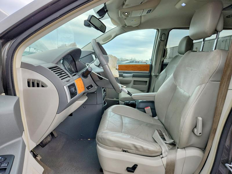 2010 Chrysler Town & Country მანქანა იყიდება აუქციონზე, vin: 2A4RR7DX2AR322296, აუქციონის ნომერი: 79426395