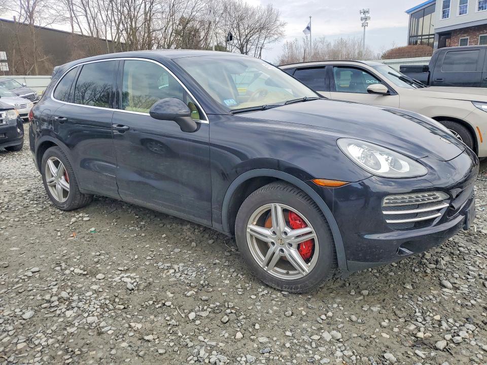 47032276 :رقم المزاد ، WP1AA2A22DLA03496 vin ، 2013 Porsche Cayenne مزاد بيع
