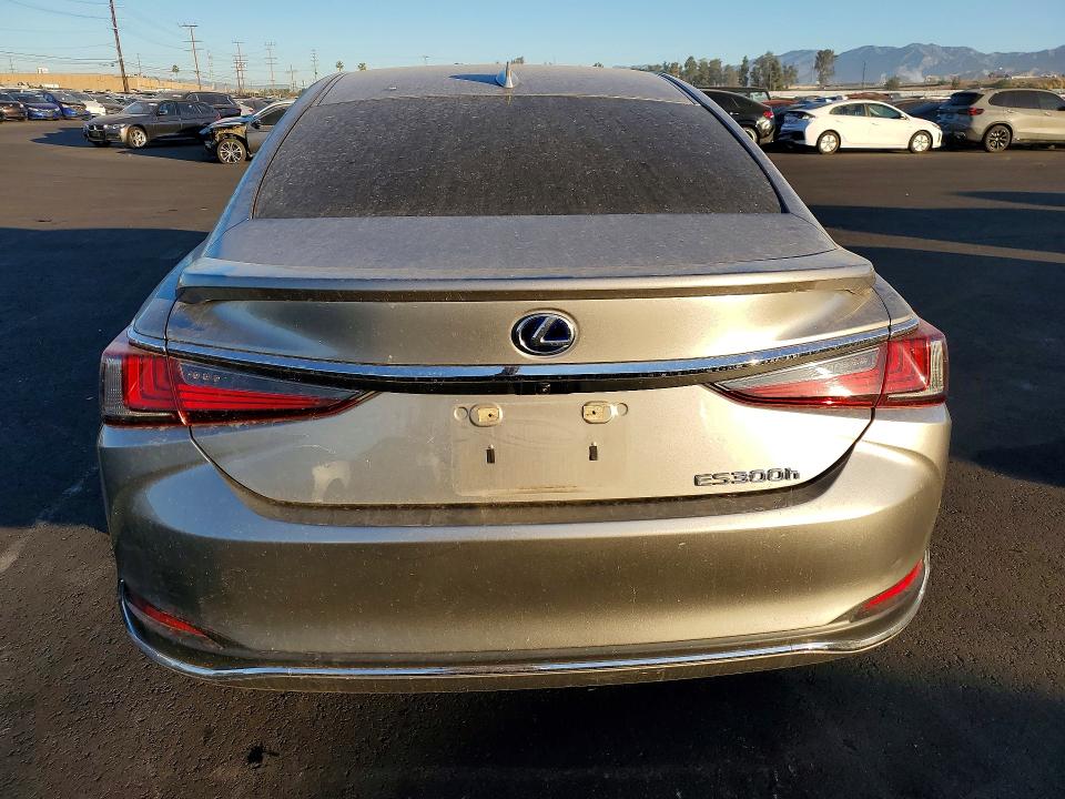 46368326 :رقم المزاد ، 58ACA1C11MU004985 vin ، 2021 Lexus Es 300h مزاد بيع