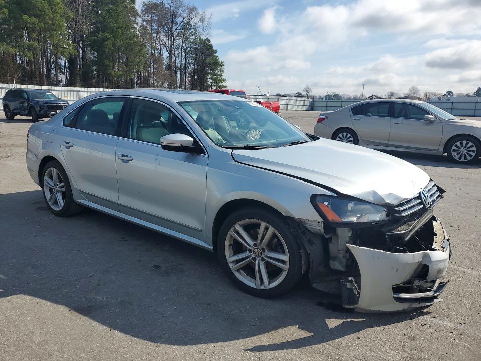 79899115 :رقم المزاد ، 1VWCT7A33EC015603 vin ، 2014 Volkswagen Passat مزاد بيع
