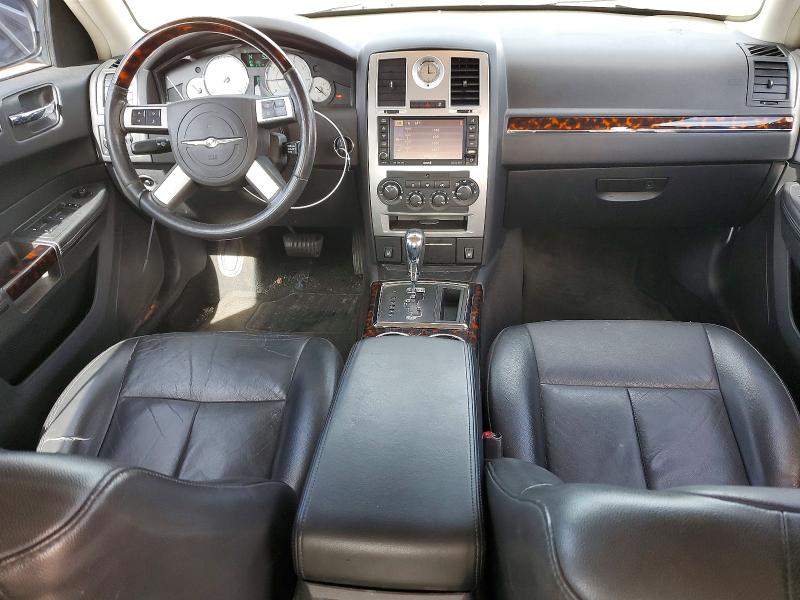 41807636 :رقم المزاد ، 2C3CA3CV1AH137579 vin ، 2010 Chrysler 300 مزاد بيع