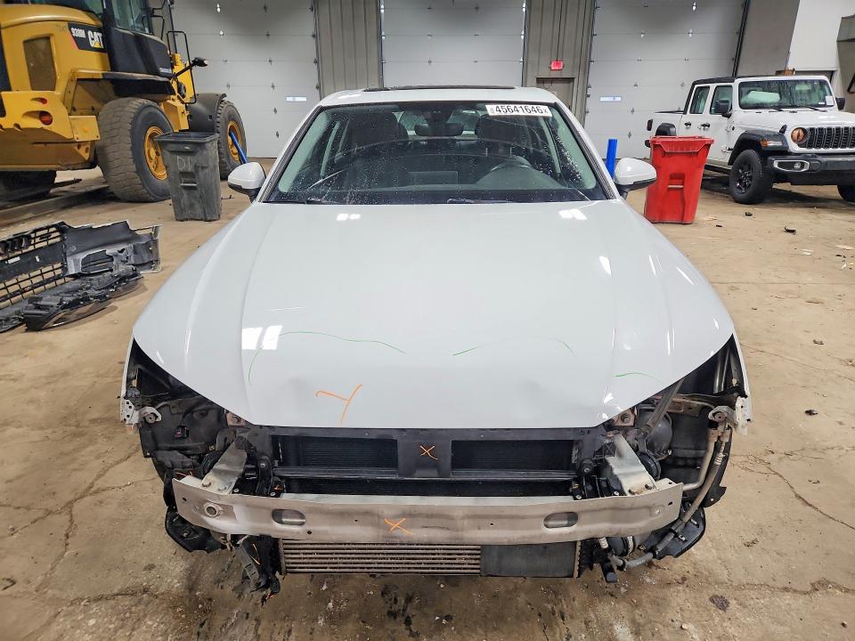 45641646 :رقم المزاد ، WAUDNAF45HN046115 vin ، 2017 Audi A4 مزاد بيع