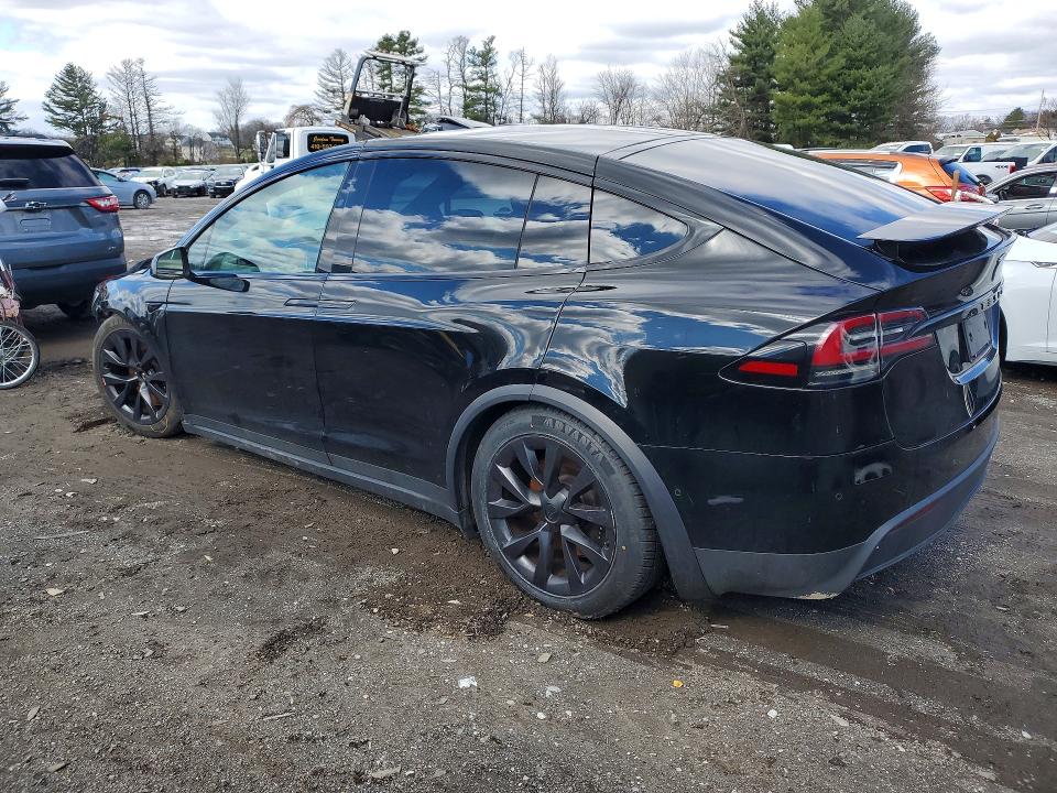 46017366 :رقم المزاد ، 7SAXCBE54NF361460 vin ، 2022 Tesla Model X مزاد بيع