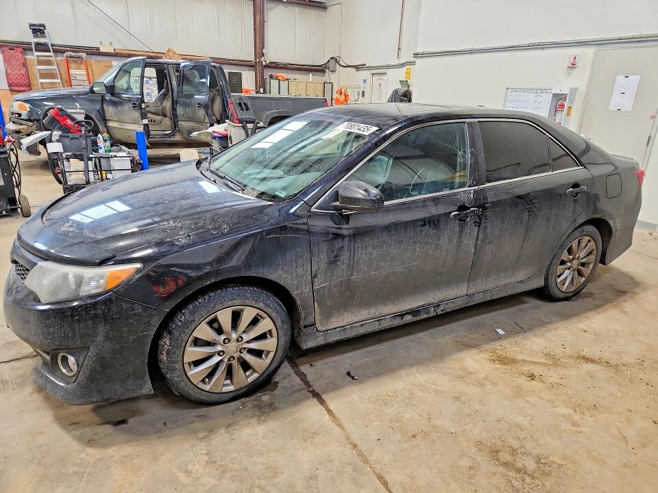 79801435 :رقم المزاد ، 4T1BF1FK3EU808697 vin ، 2014 Toyota Camry مزاد بيع