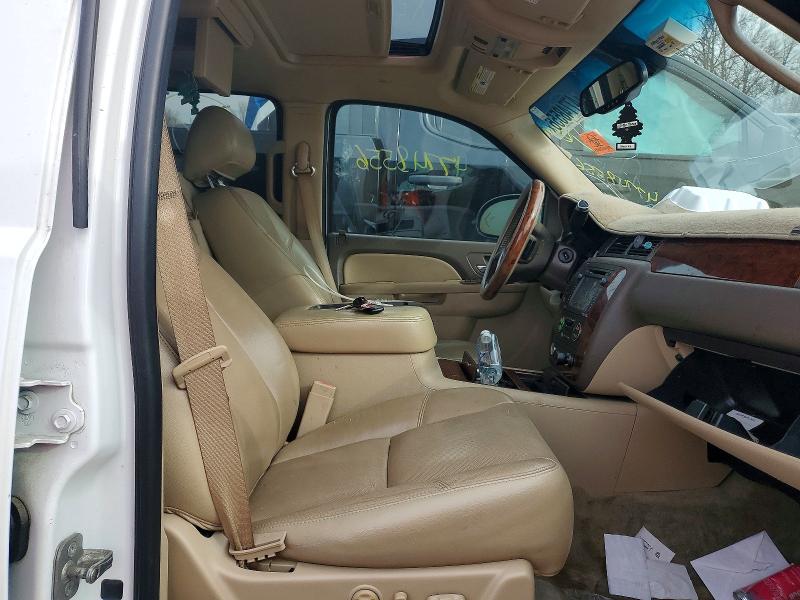 47748556 :رقم المزاد ، 1GNSKKE71CR187552 vin ، 2012 Chevrolet Suburban مزاد بيع