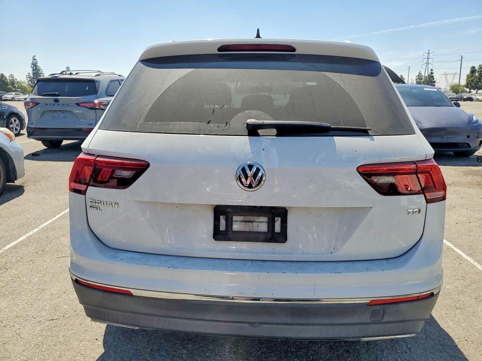 2018 Volkswagen Tiguan მანქანა იყიდება აუქციონზე, vin: 3VV3B7AX9JM061097, აუქციონის ნომერი: 47997386
