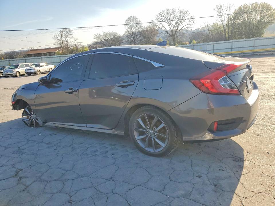 47086826 :رقم المزاد ، 2HGFC2F8XJH576364 vin ، 2018 Honda Civic مزاد بيع