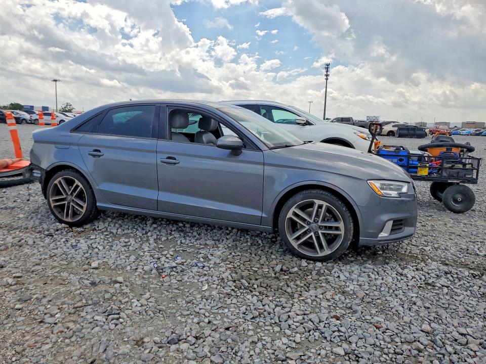 2017 Audi A3 მანქანა იყიდება აუქციონზე, vin: WAUAUGFF3H1052318, აუქციონის ნომერი: 46438746