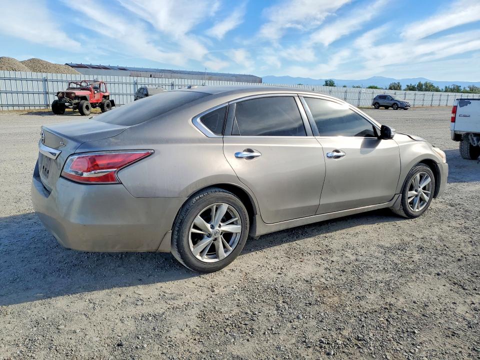 46784486 :رقم المزاد ، 1N4AL3AP1FC439262 vin ، 2015 Nissan Altima مزاد بيع