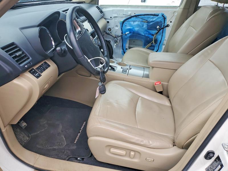 47236526 :رقم المزاد ، 5TDBK3EH2DS210945 vin ، 2013 Toyota Highlander مزاد بيع