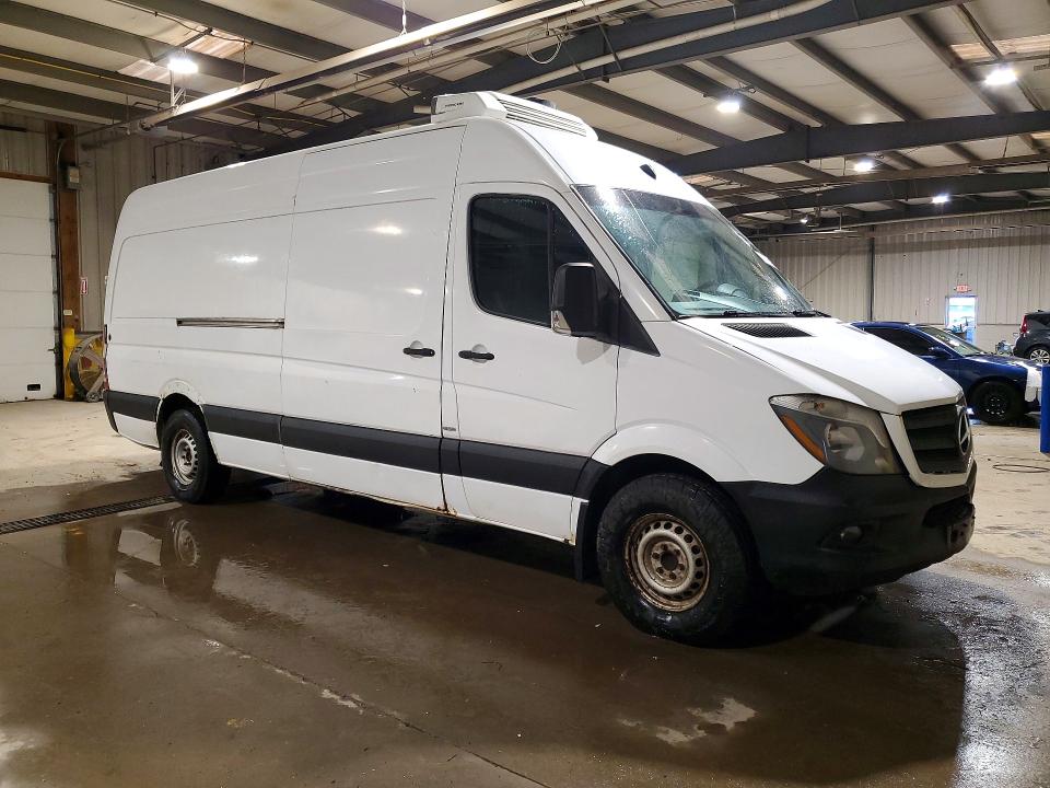 45838946 :رقم المزاد ، WD3PE8CC4F5960447 vin ، 2015 Mercedes Benz Sprinter مزاد بيع