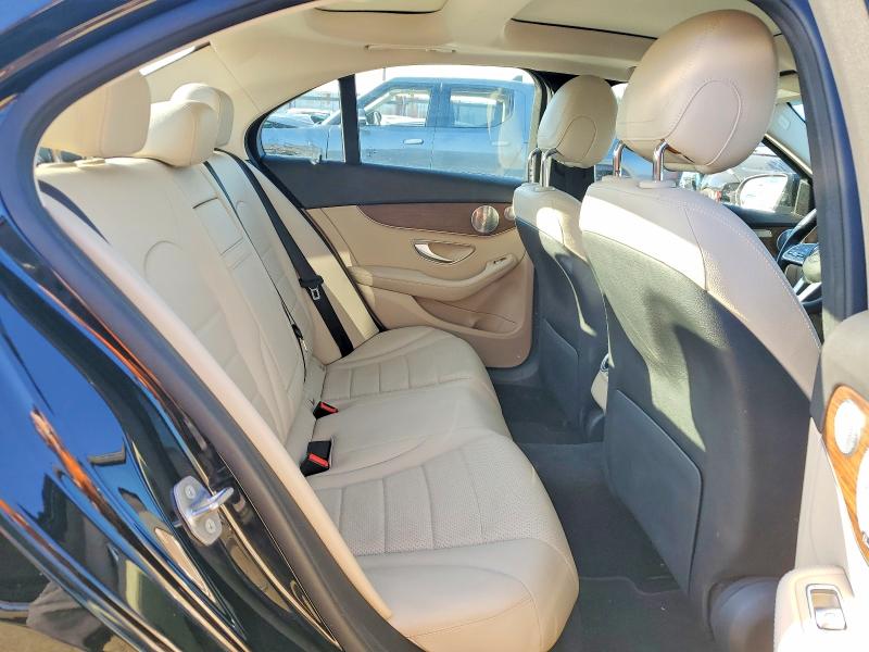 46951796 :رقم المزاد ، W1KWF8DB2LR598262 vin ، 2020 Mercedes-benz C مزاد بيع