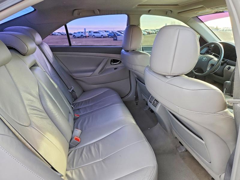 46957776 :رقم المزاد ، 4T1BB3EK0AU114990 vin ، 2010 Toyota Camry Hybrid 4dr مزاد بيع