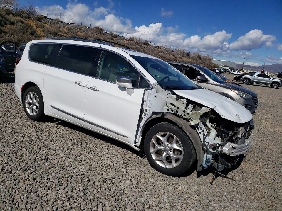 Продажа на аукционе авто 2020 Chrysler Pacifica, vin: 2C4RC1GG6LR185270, номер лота: 79794385