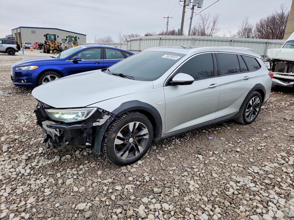 76639505 :رقم المزاد ، W04GU8SX6J1067316 vin ، 2018 Buick Regal Tourx مزاد بيع