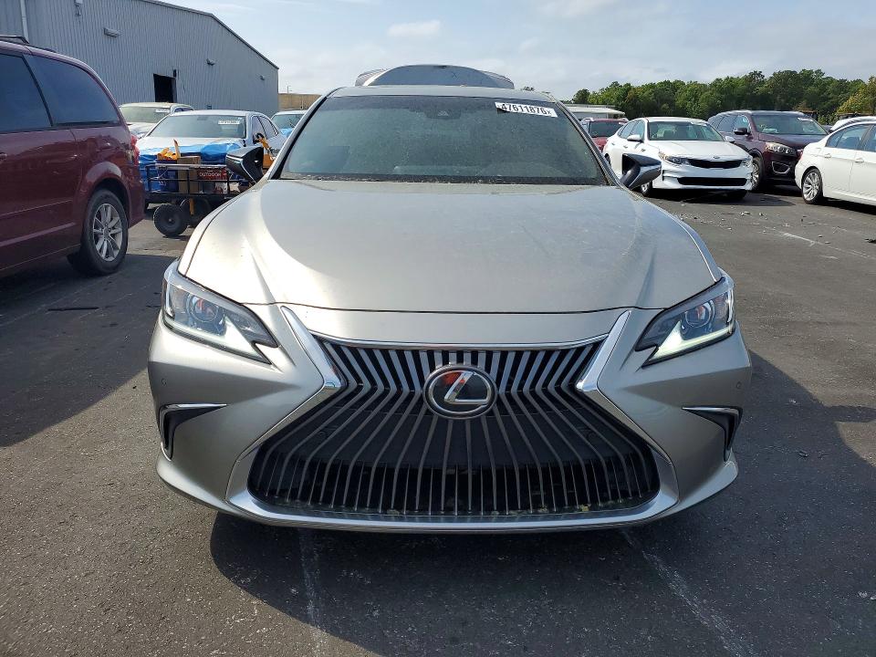 47611876 :رقم المزاد ، 58ADZ1B19MU098130 vin ، 2021 Lexus Es مزاد بيع