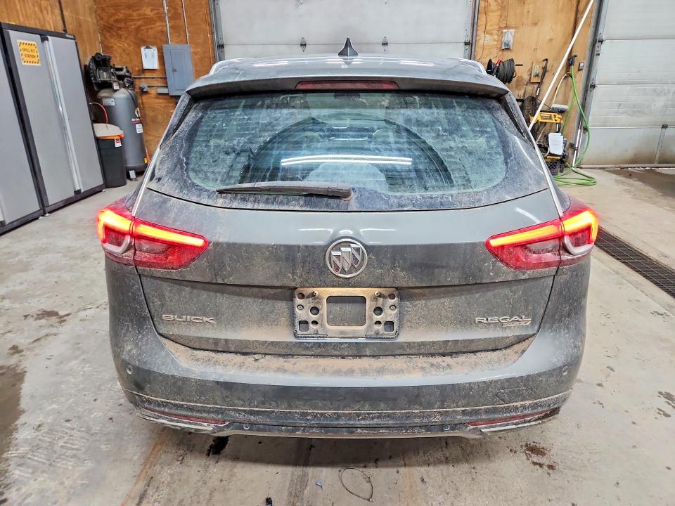 75073945 :رقم المزاد ، W04GV8SX1J1165067 vin ، 2018 Buick Regal Tourx مزاد بيع
