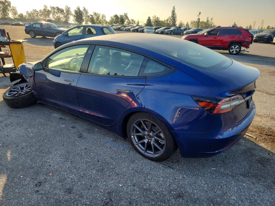 47652566 :رقم المزاد ، 5YJ3E1EB4NF145212 vin ، 2022 Tesla Model 3 مزاد بيع