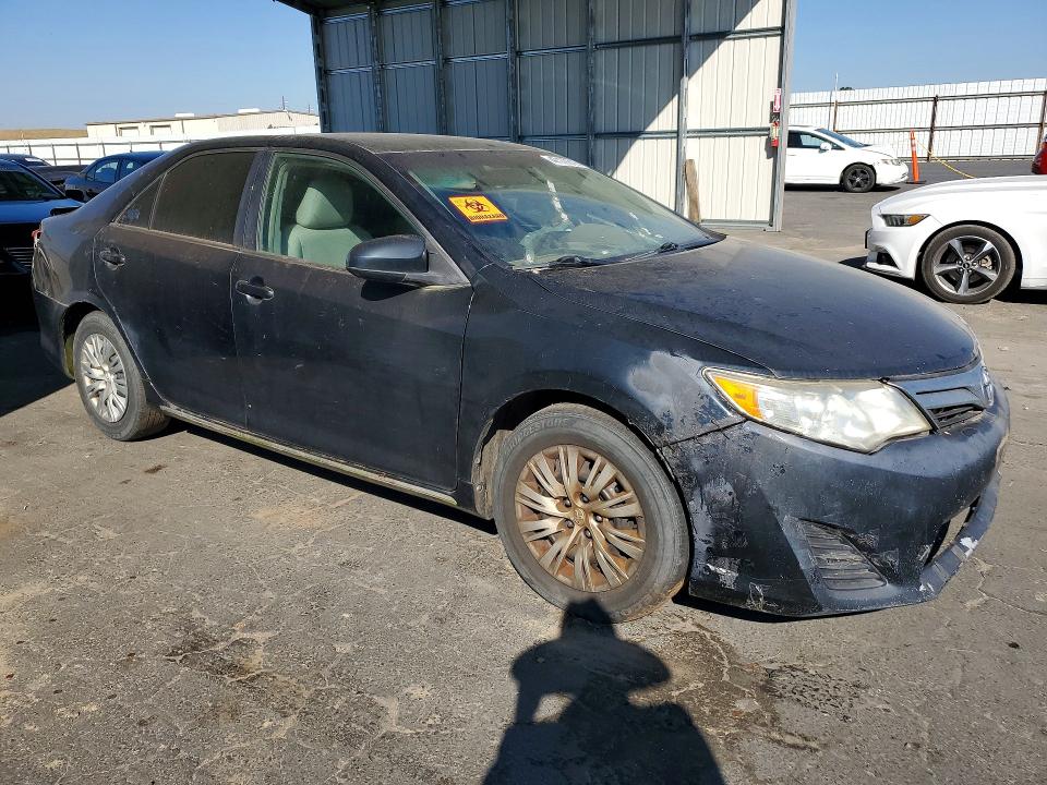 47177216 :رقم المزاد ، 4T4BF1FK8ER414697 vin ، 2014 Toyota Camry مزاد بيع