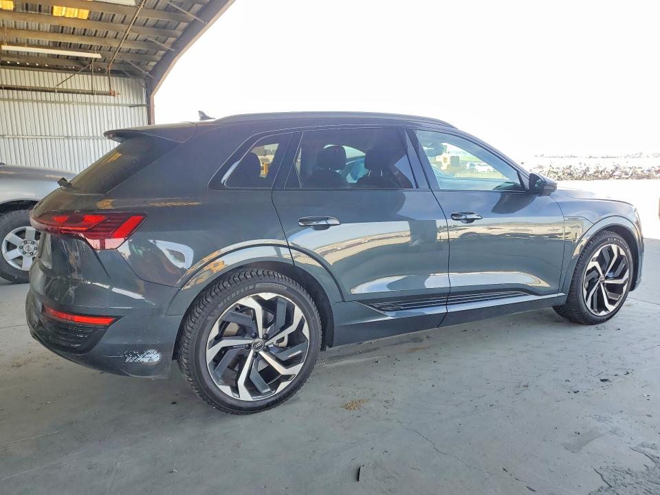 2024 Audi Q8 E-tron მანქანა იყიდება აუქციონზე, vin: WA15AAGE1RB045535, აუქციონის ნომერი: 47409756