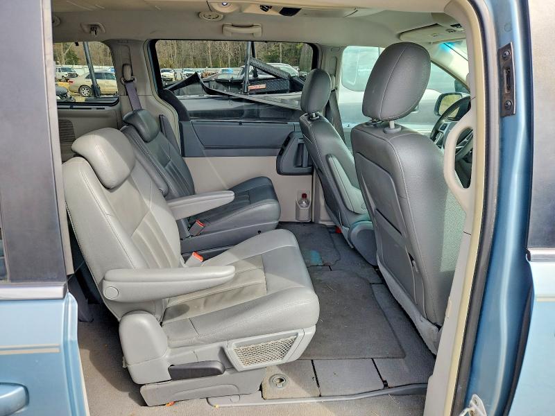 2008 Chrysler Town & Country მანქანა იყიდება აუქციონზე, vin: 2A8HR54P28R720150, აუქციონის ნომერი: 79735105