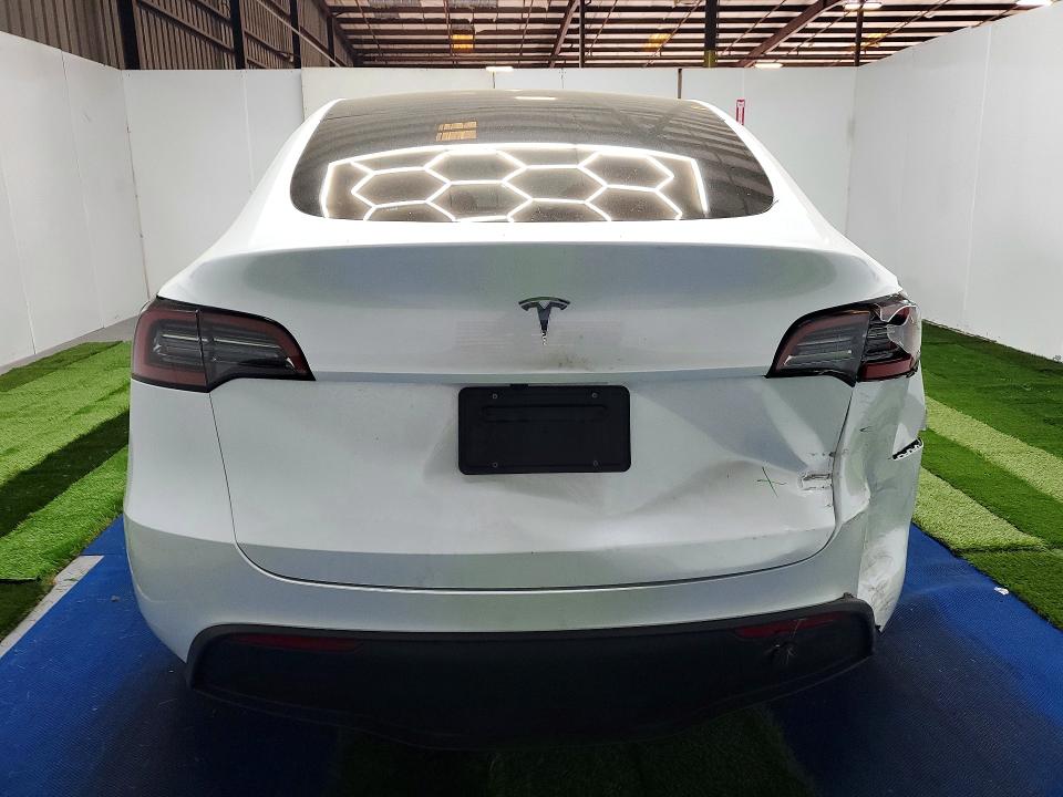 47693366 :رقم المزاد ، 7SAYGDED4PF956100 vin ، 2023 Tesla Model Y مزاد بيع