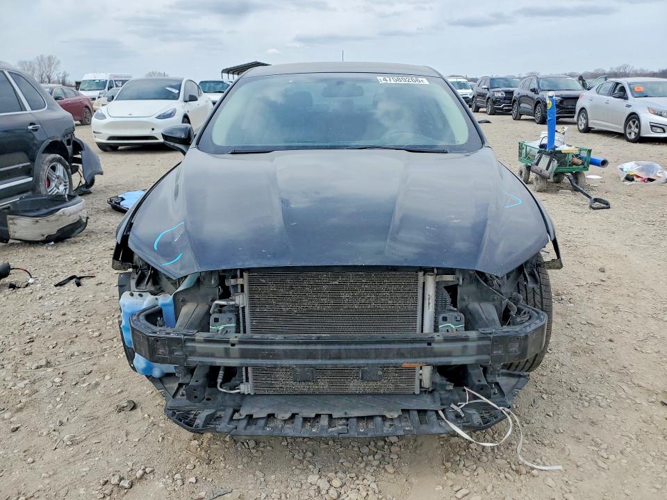 47589266 :رقم المزاد ، 3FA6P0G71JR114962 vin ، 2018 Ford Fusion مزاد بيع