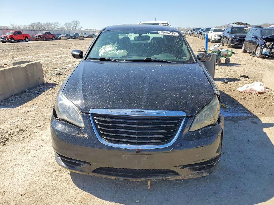 Продаж на аукціоні авто 2013 Chrysler 200, vin: 1C3CCBCG4DN621179, номер лоту: 45598176