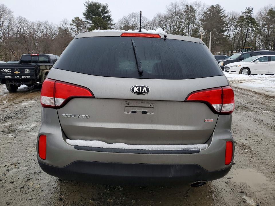 41898376 :رقم المزاد ، 5XYKT3A68FG575034 vin ، 2015 Kia Sorento مزاد بيع