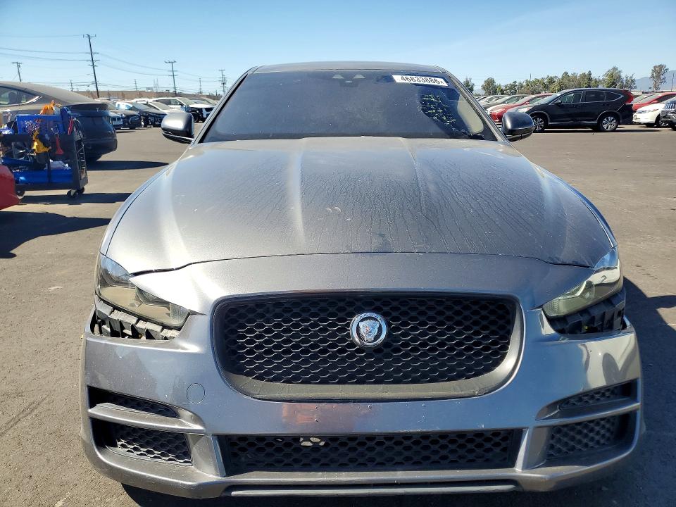 46833886 :رقم المزاد ، SAJAD4BG1HA965841 vin ، 2017 Jaguar Xe مزاد بيع
