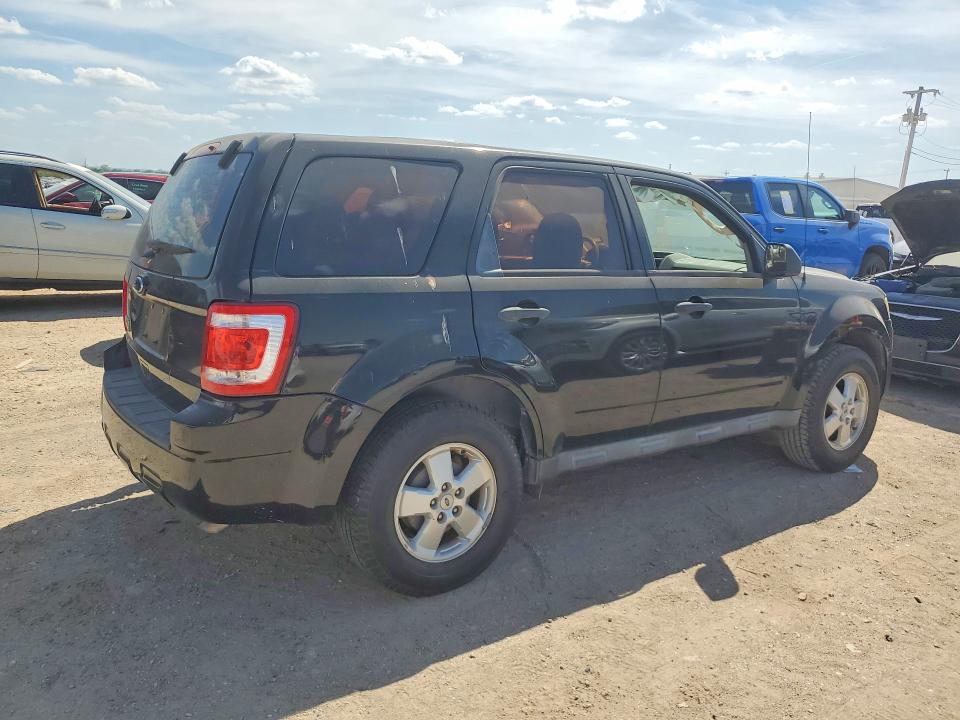 46493446 :رقم المزاد ، 1FMCU0C73CKC17590 vin ، 2012 Ford Escape مزاد بيع