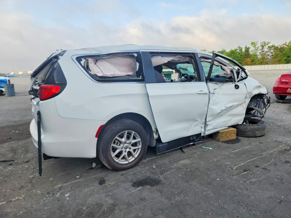 47318926 :رقم المزاد ، 2C4RC1CG4NR203791 vin ، 2022 Chrysler Voyager مزاد بيع