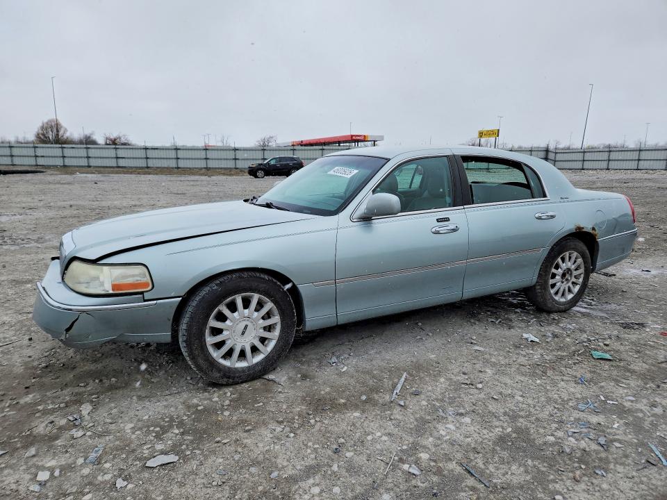 2007 Lincoln Town Car მანქანა იყიდება აუქციონზე, vin: 1LNHM81V17Y628981, აუქციონის ნომერი: 46005926