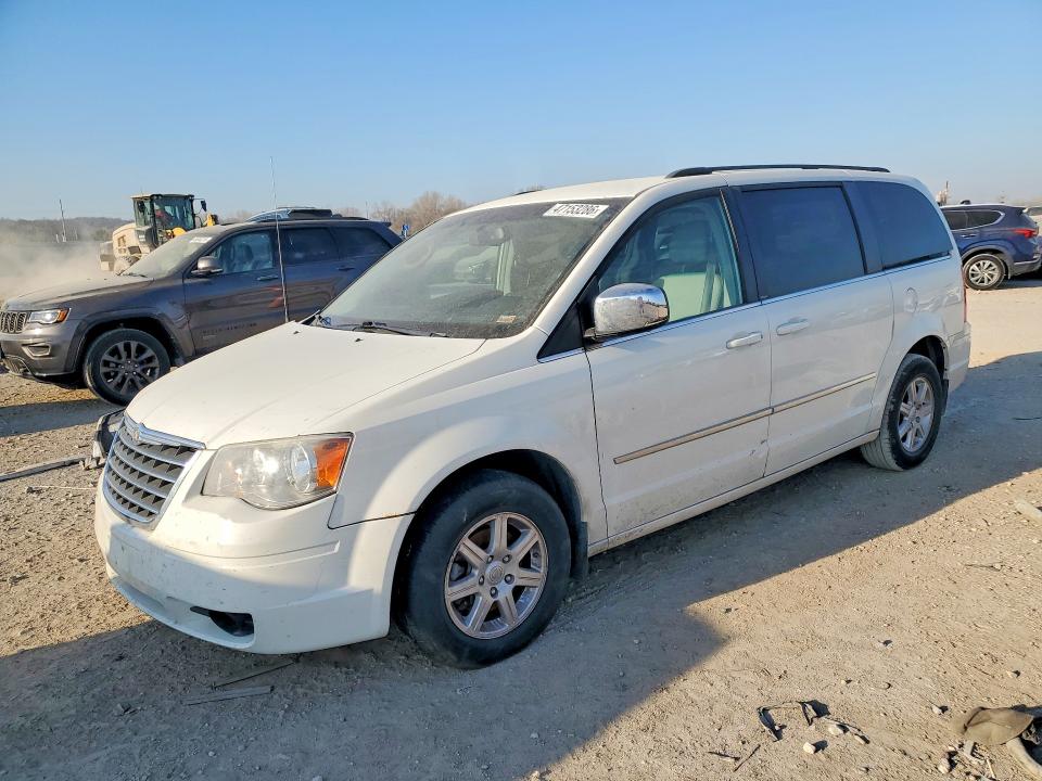 47153286 :رقم المزاد ، 2A4RR8D11AR399355 vin ، 2010 Chrysler Town & Country مزاد بيع