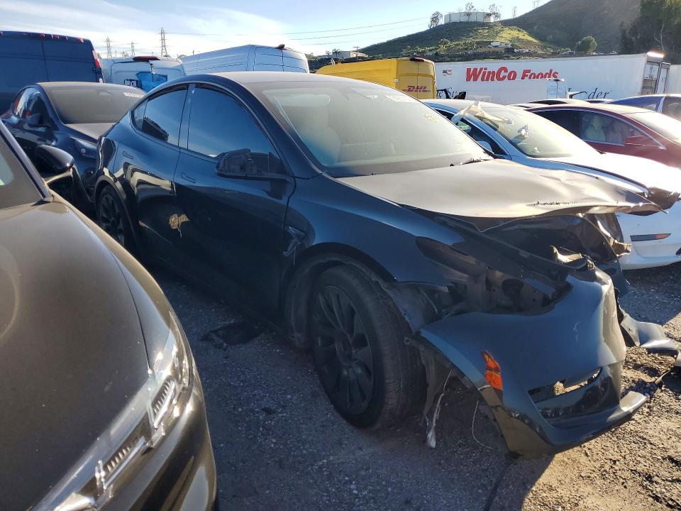 2024 Tesla Model Y მანქანა იყიდება აუქციონზე, vin: 7SAYGDEF1RF051379, აუქციონის ნომერი: 74260155