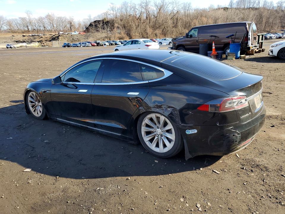 Продажа на аукционе авто 2018 Tesla Model S, vin: 5YJSA1E26JF266678, номер лота: 45641056