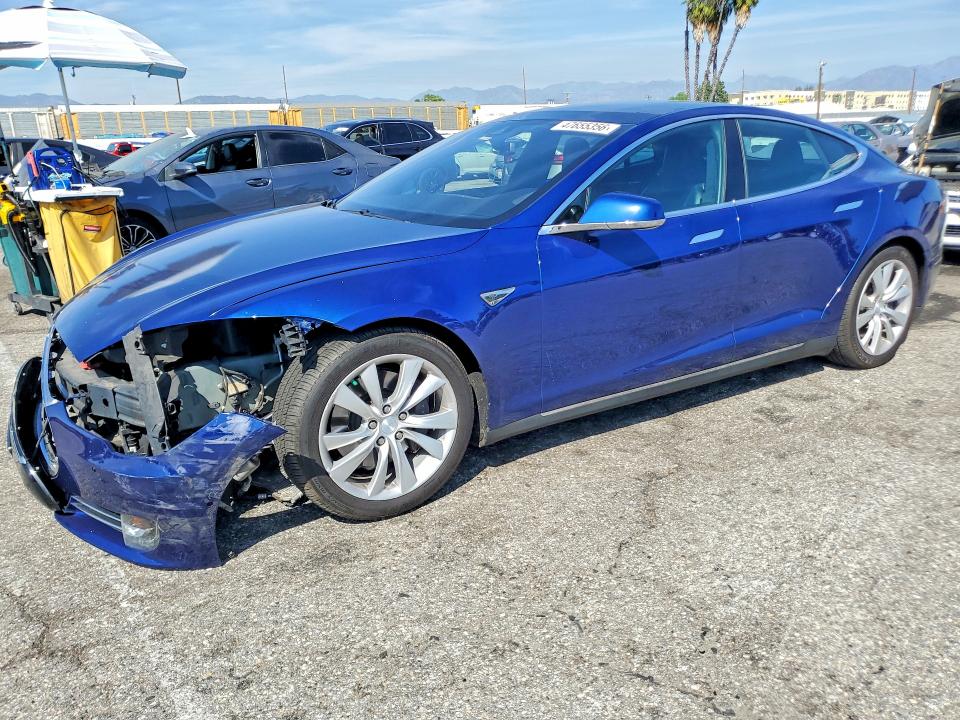 47655356 :رقم المزاد ، 5YJSA1V23FF097453 vin ، 2015 Tesla Model S مزاد بيع