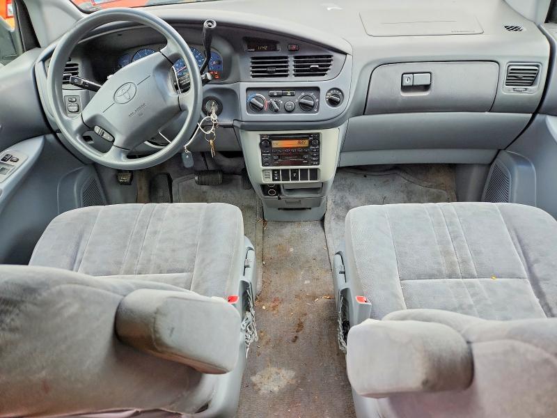 47438676 :رقم المزاد ، 4T3ZF13C22U453083 vin ، 2002 Toyota Sienna مزاد بيع