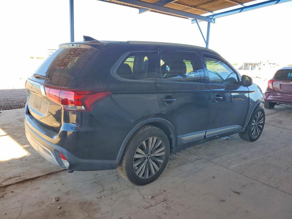 2020 Mitsubishi Outlander მანქანა იყიდება აუქციონზე, vin: JA4AD2A34LZ015723, აუქციონის ნომერი: 47070266