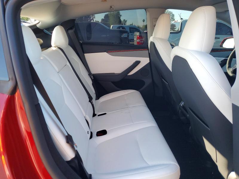 42007036 :رقم المزاد ، 7SAYGDEE0TF327775 vin ، 2026 Tesla Model Y مزاد بيع
