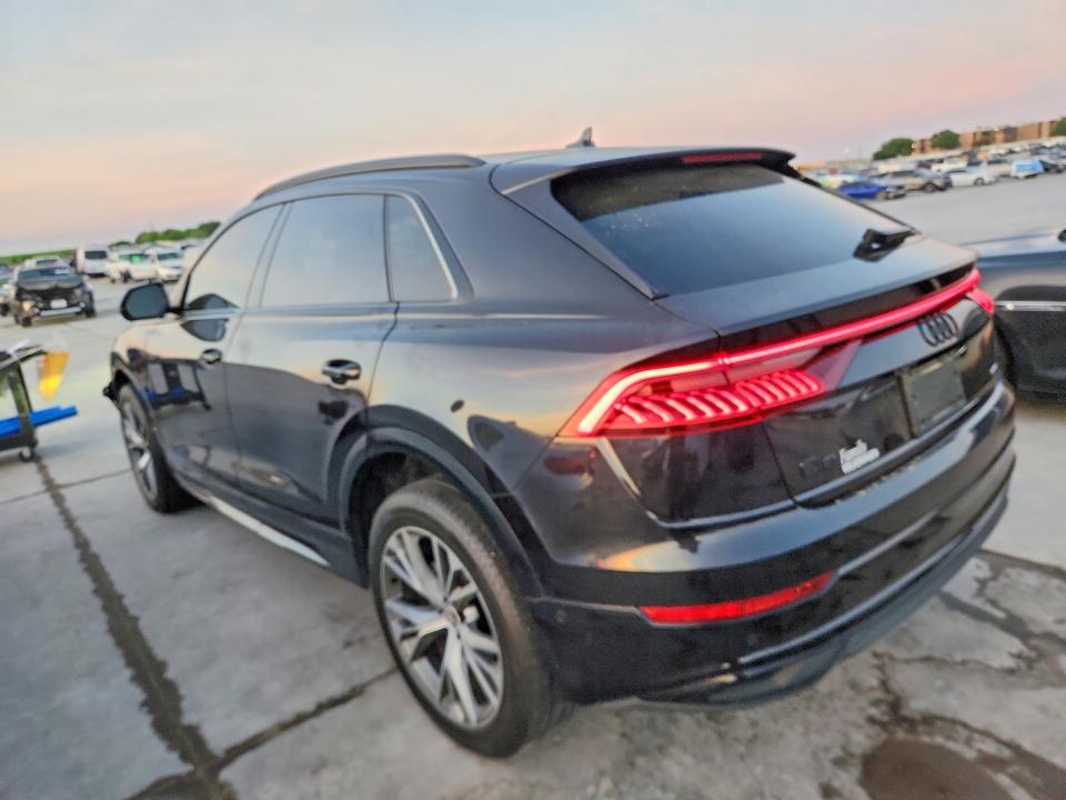 48258536 :رقم المزاد ، WA1AVAF19MD031106 vin ، 2021 Audi Q8 مزاد بيع