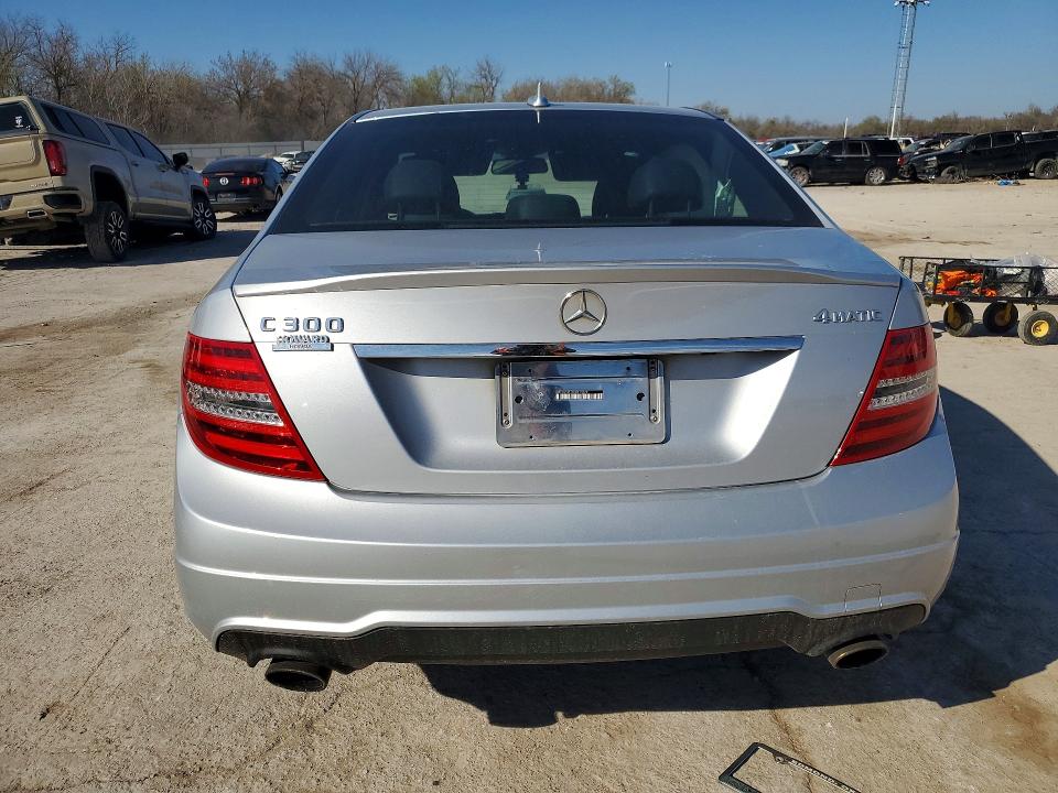 45514026 :رقم المزاد ، WDDGF8BB0CR213529 vin ، 2012 Mercedes-benz C مزاد بيع