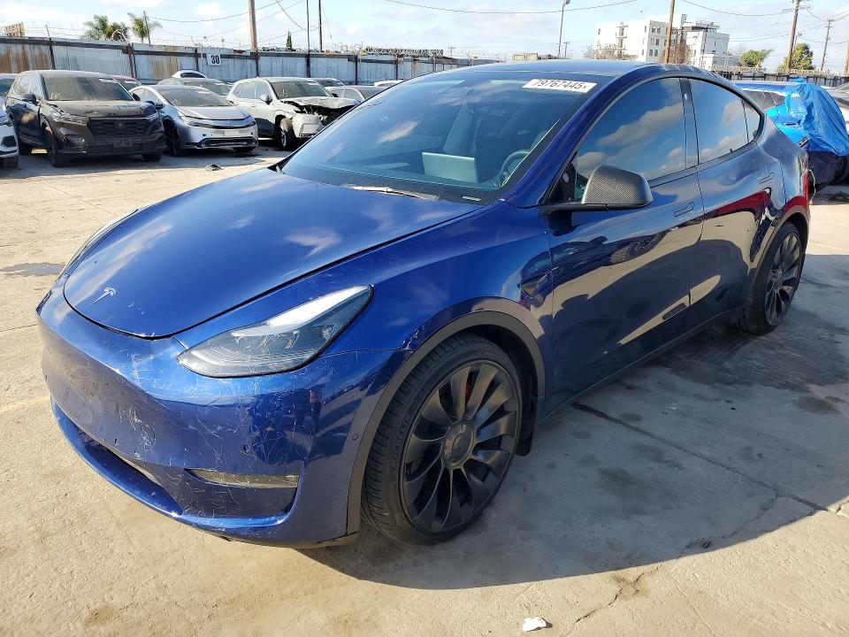 Auction sale of the 2022 Tesla Model Y, vin: 7SAYGDEF6NF553895, lot number: 79767445