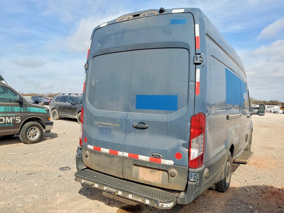 2021 Ford Transit მანქანა იყიდება აუქციონზე, vin: 1FTBR3X8XMKA76802, აუქციონის ნომერი: 49038956