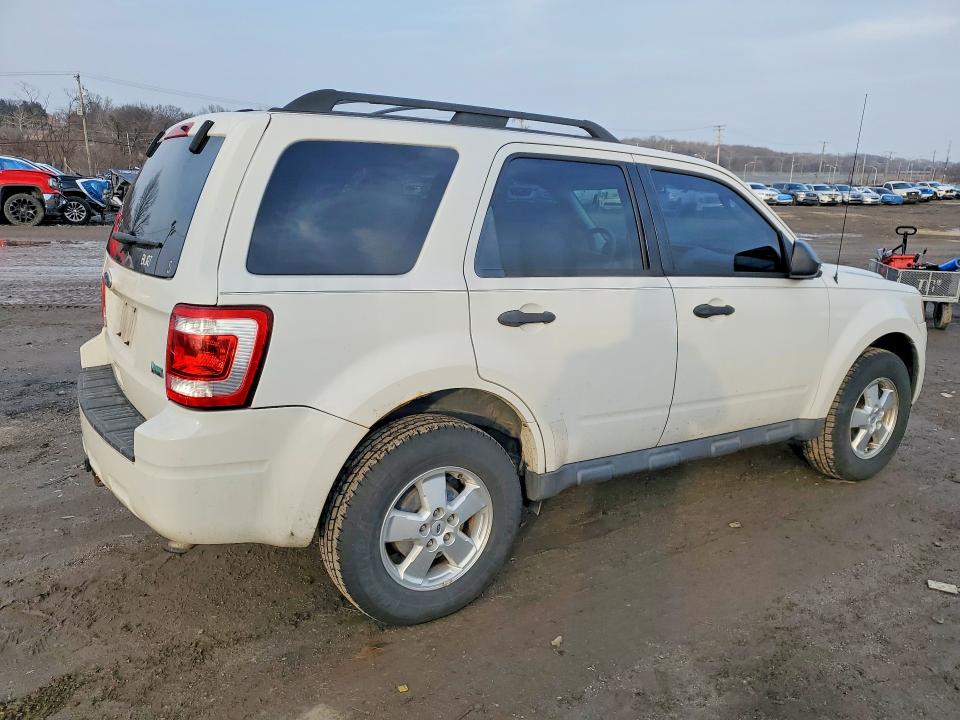 Продажа на аукционе авто 2011 Ford Escape, vin: 1FMCU9DGXBKA13886, номер лота: 41709216