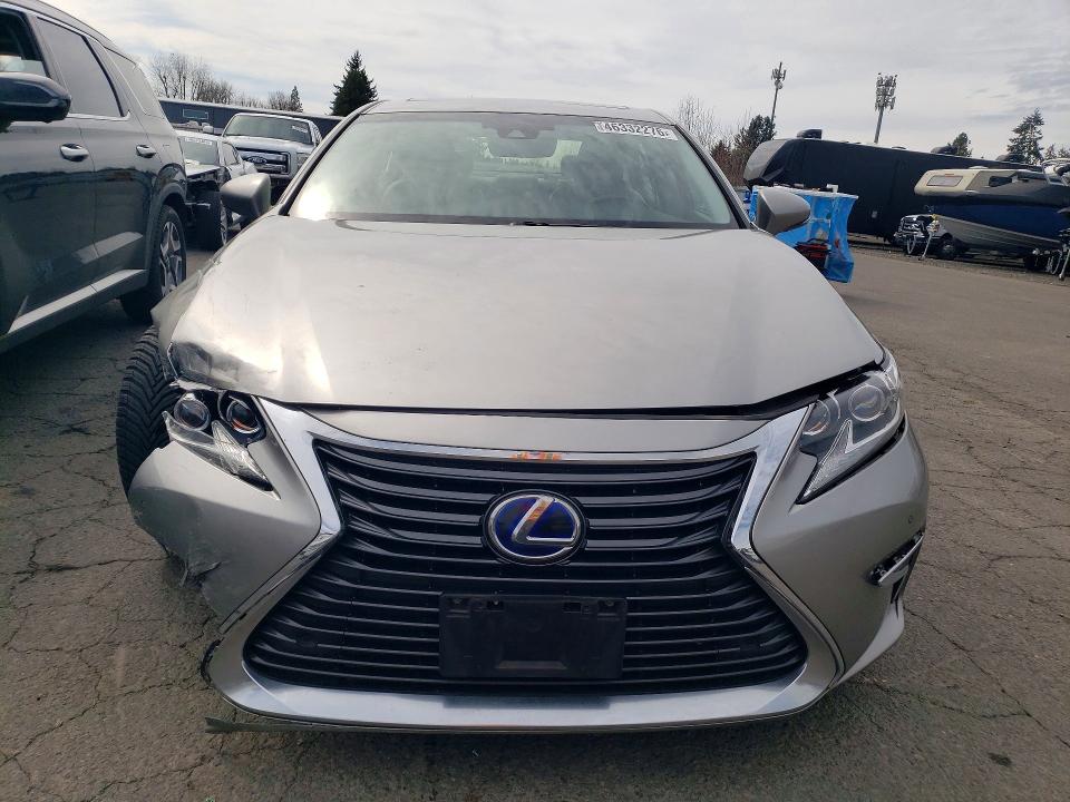 46332276 :رقم المزاد ، JTHBW1GG5J2169029 vin ، 2018 Lexus Es 300h مزاد بيع